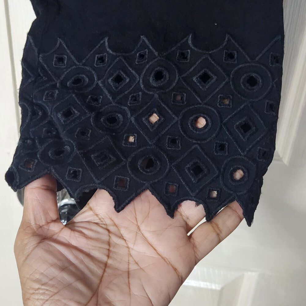 Jones New York Black Eyelet Ankle Wool Capris Size 4